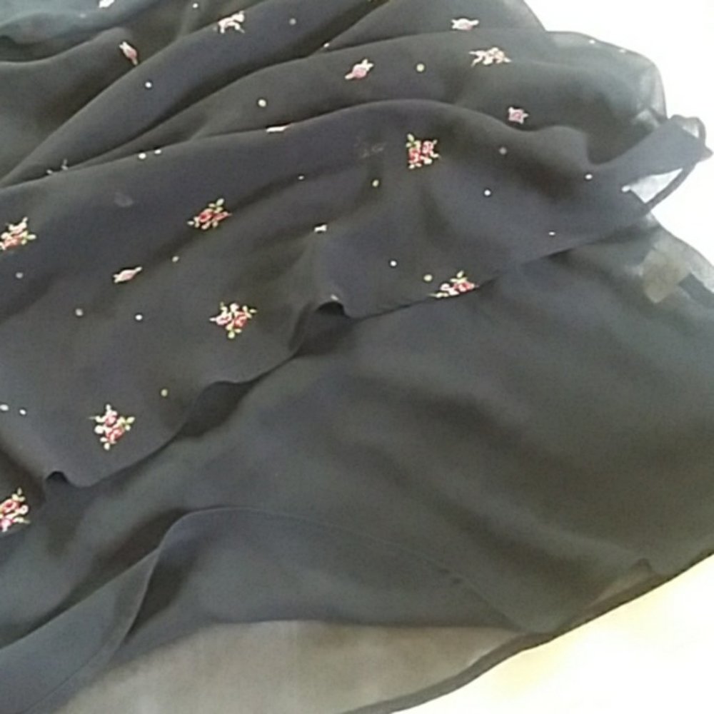 - Cabi Ruffle Layer Tank Floral - Picture 5 of 8
